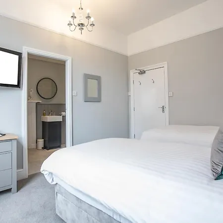 Bramwood Bed & Breakfast 4*