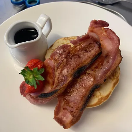 Bramwood Bed & Breakfast 4*