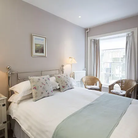 Bramwood Bed & Breakfast 4*