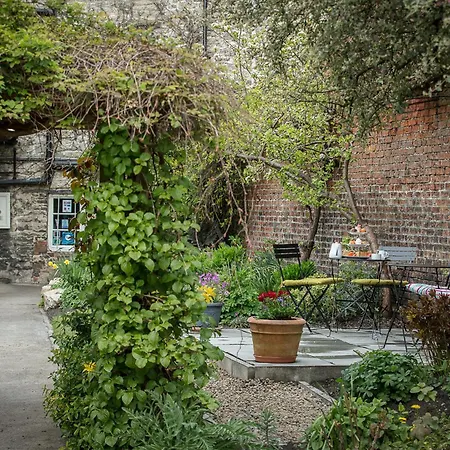 布拉姆伍德住宿加早餐旅馆