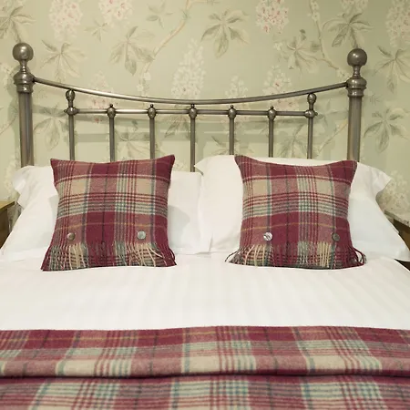 布拉姆伍德住宿加早餐旅馆 住宿加早餐酒店 4*