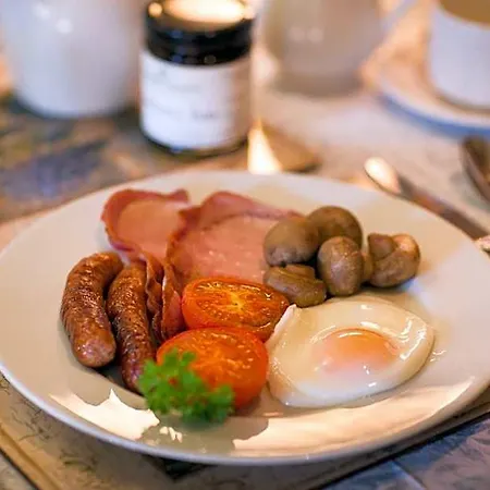 Bed & Breakfast Bramwood 4*
