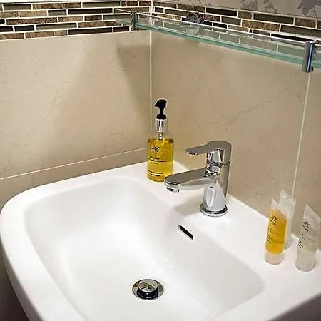 Bed & Breakfast Bramwood 4*