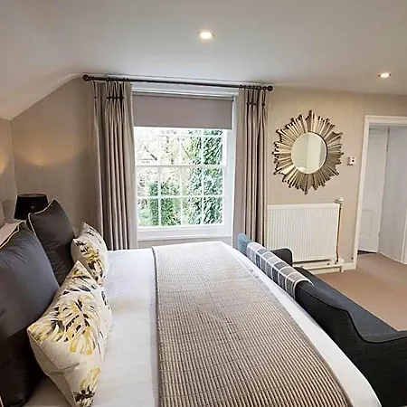 Bramwood Bed & Breakfast 4*